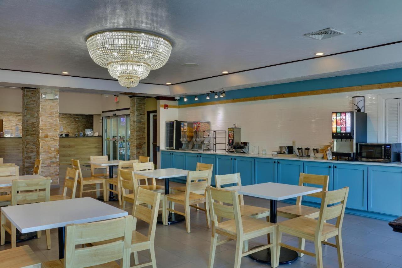 Hotel Country & By Radisson, Gateway, Ga Georgetown