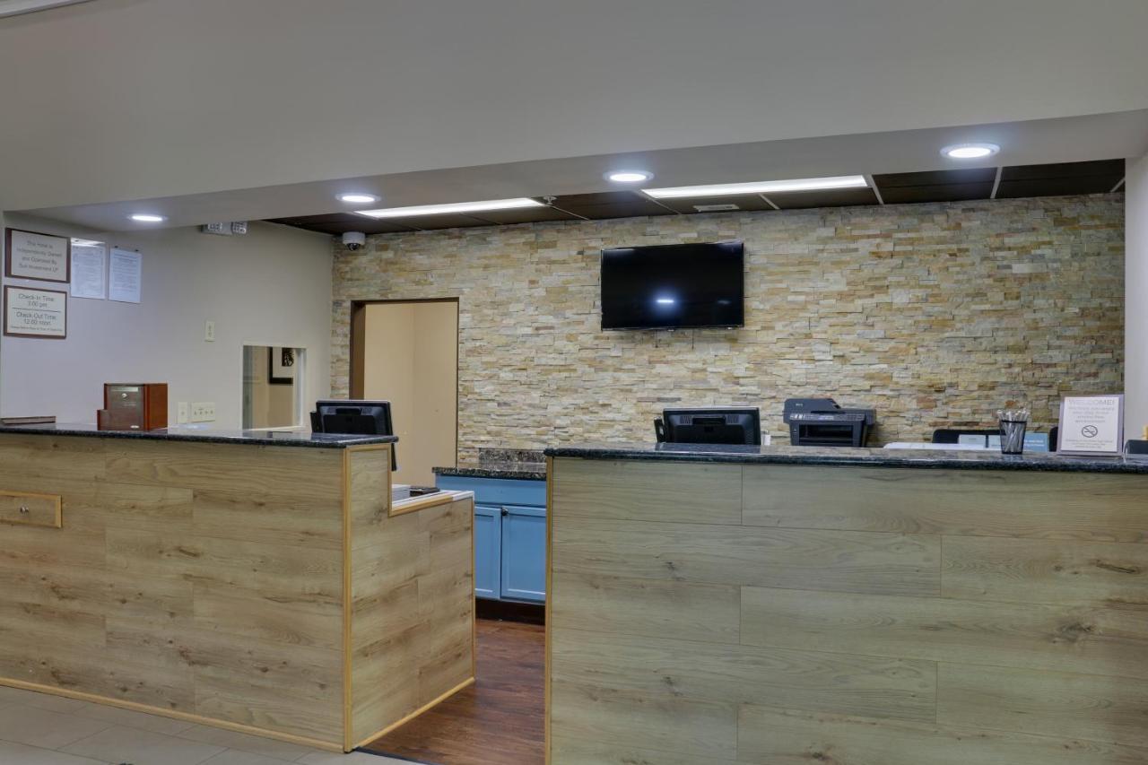 Hotel Country & By Radisson, Gateway, Ga Georgetown