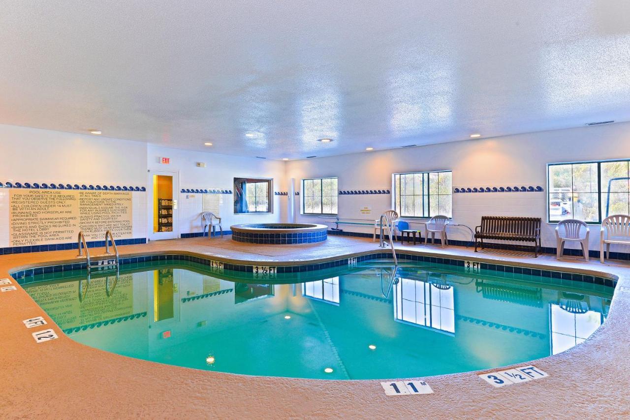 Country & By Radisson, Gateway, Ga Georgetown