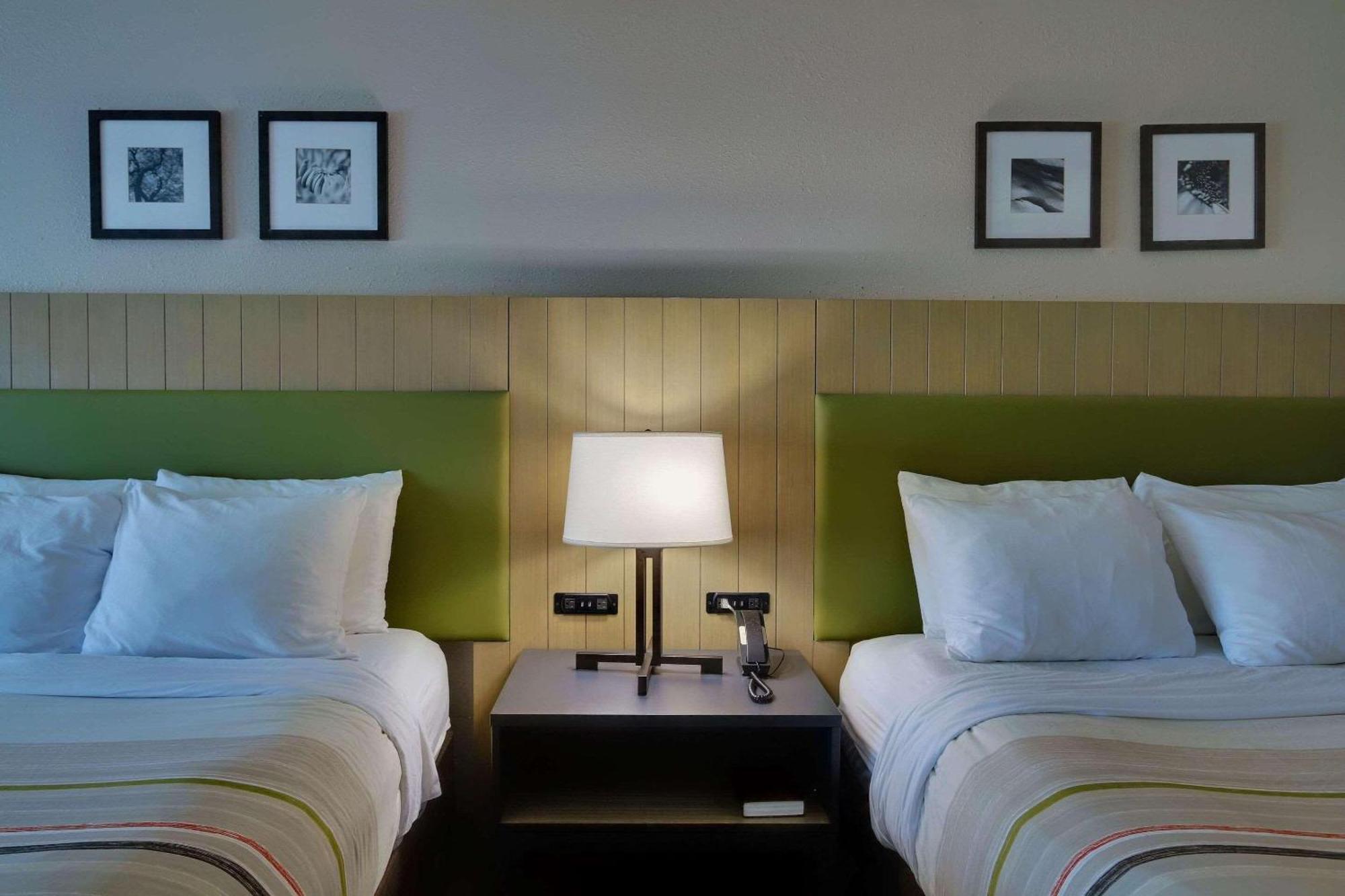 Country & By Radisson, Gateway, Ga Georgetown