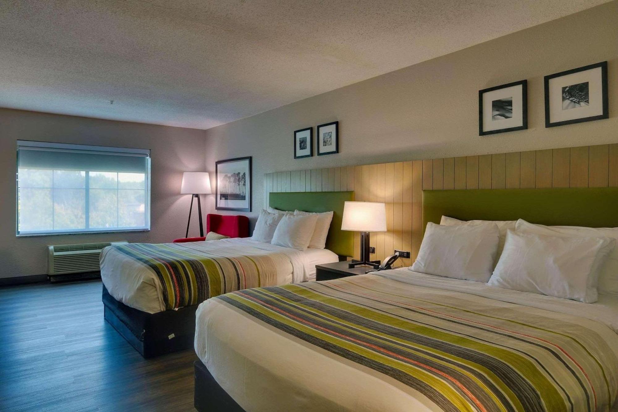 Hotel Country & By Radisson, Savannah Gateway, Ga