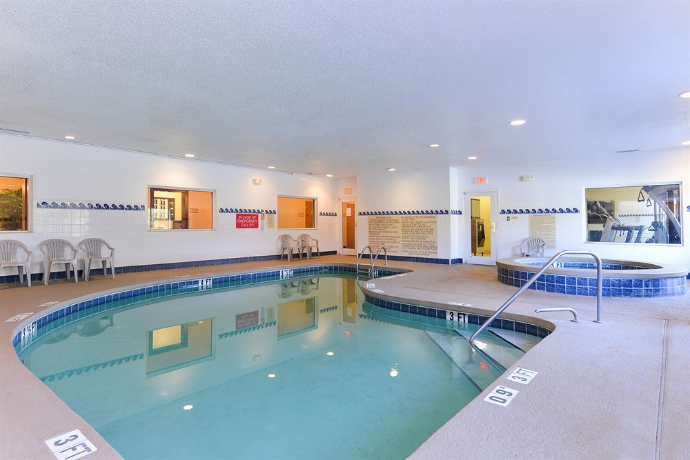Country & By Radisson, Savannah Gateway, Ga 3*